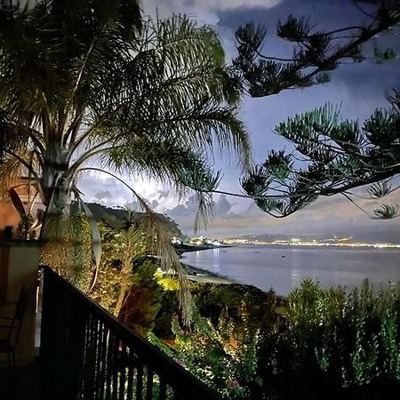 Maison Canopee Messina Bagian luar foto
